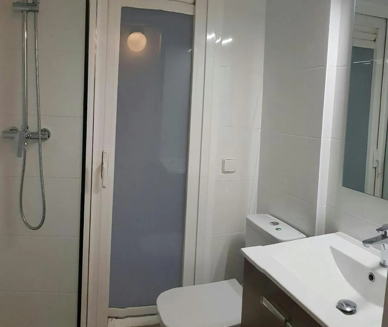 Sant Antoni 4 - Downtown Barcelona. Modern Apartment  Barcelona