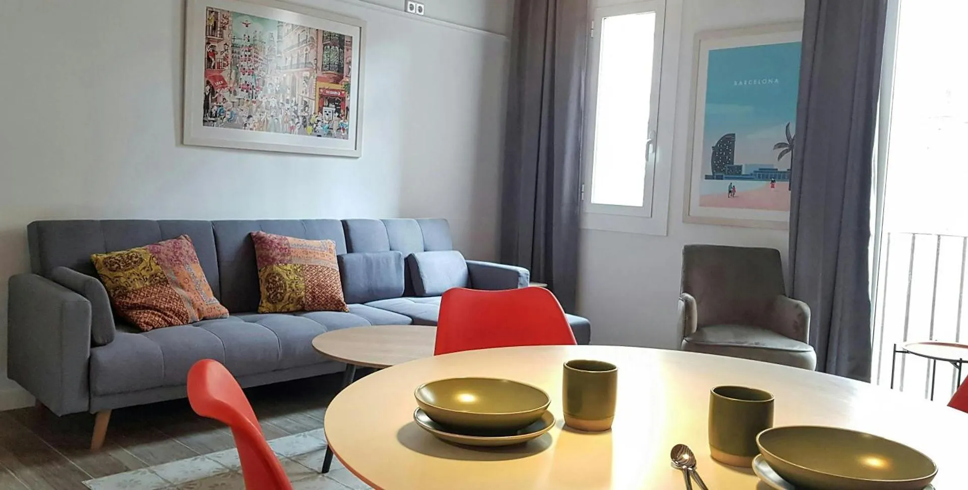 Sant Antoni 4 - Downtown Barcelona. Modern Apartment