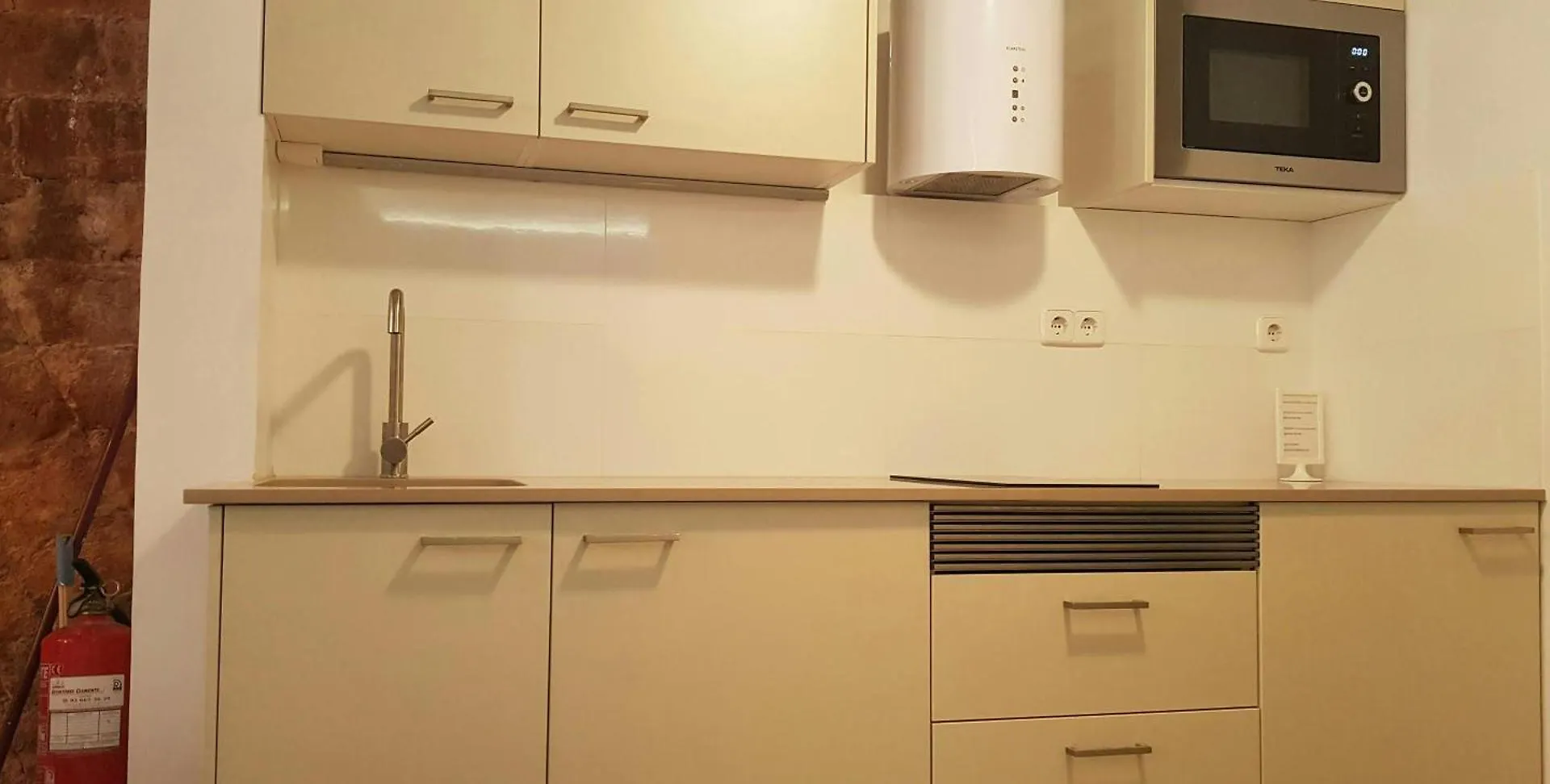 Sant Antoni 4 - Downtown Barcelona. Modern Apartment Spain