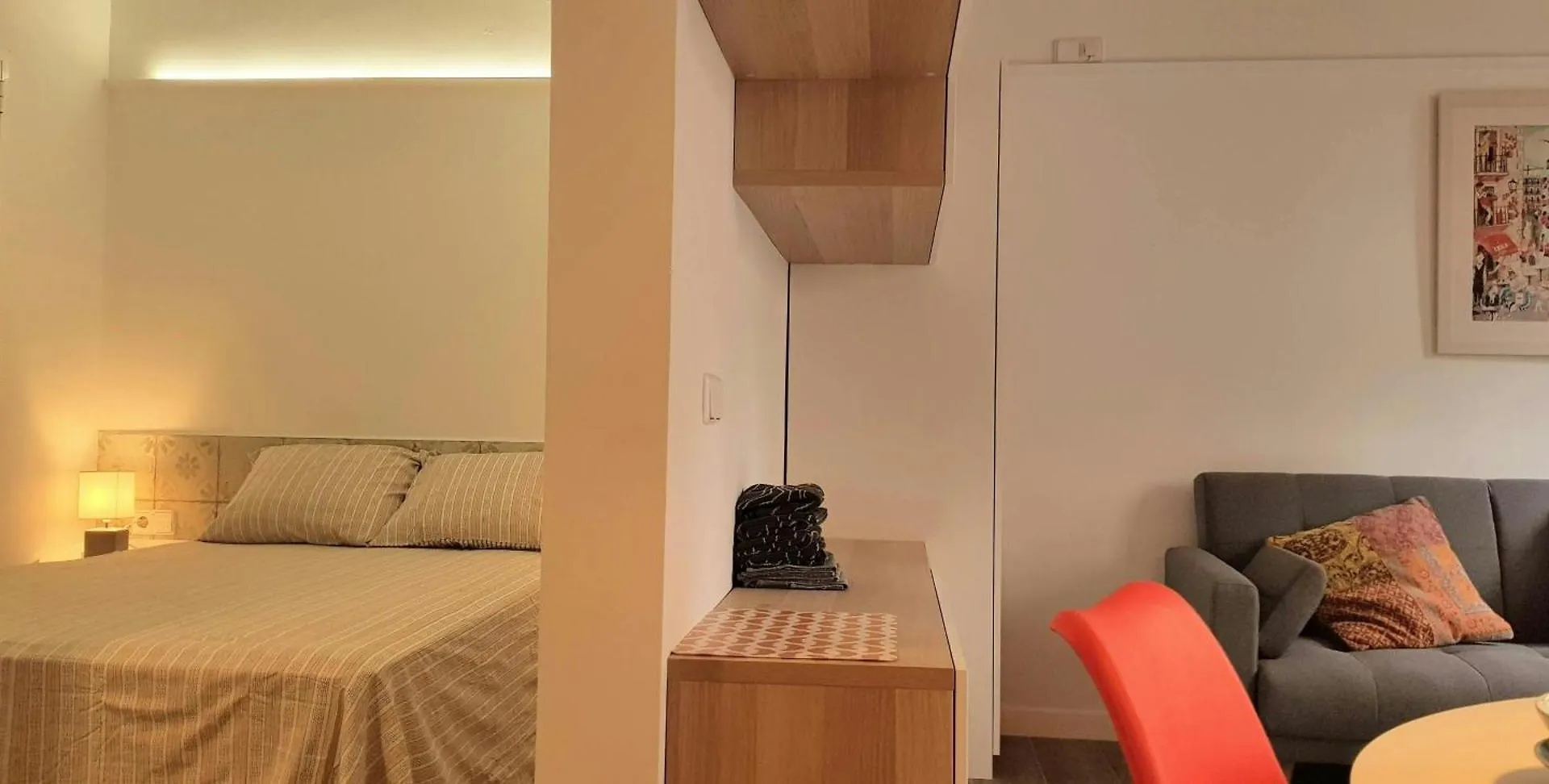 Sant Antoni 4 - Downtown Barcelona. Modern Apartment  Barcelona
