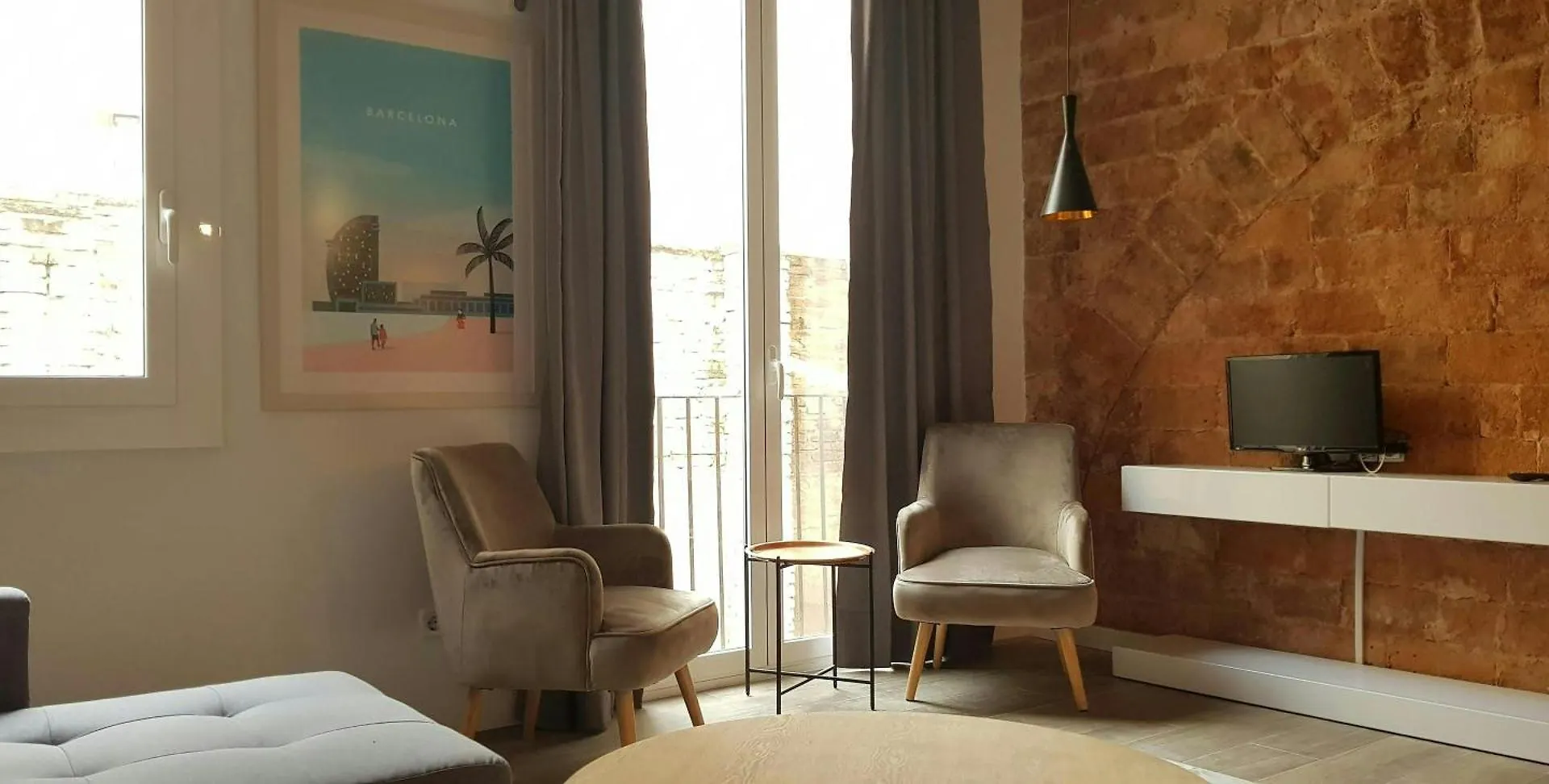 Sant Antoni 4 - Downtown Barcelona. Modern Apartment 0*, Barcelona