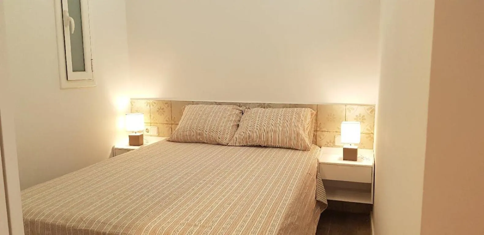Sant Antoni 4 - Downtown Barcelona. Modern Apartment 0*, Barcelona